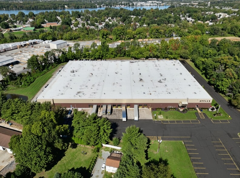 740 Coopertown Rd, Delanco, NJ for sale - Building Photo - Image 3 of 7