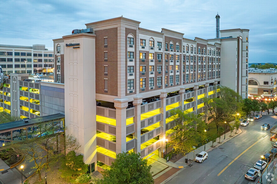 33 LeCount Pl, New Rochelle, NY for lease - Primary Photo - Image 1 of 6