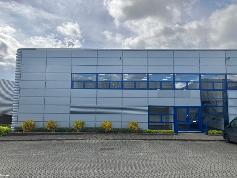 Tanners Dr, Milton Keynes for lease - Building Photo - Image 2 of 4