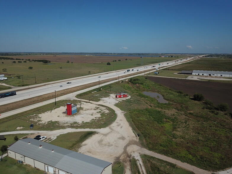 6345 Interstate 35, Valley View, TX for lease - Aerial - Image 2 of 8
