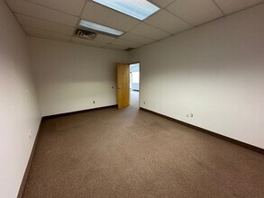 4906-4920 Van Epps Rd, Brooklyn Heights, OH for lease Building Photo- Image 2 of 9