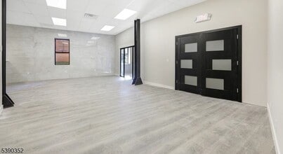 74 Elm St, Morristown, NJ for lease Interior Photo- Image 2 of 5