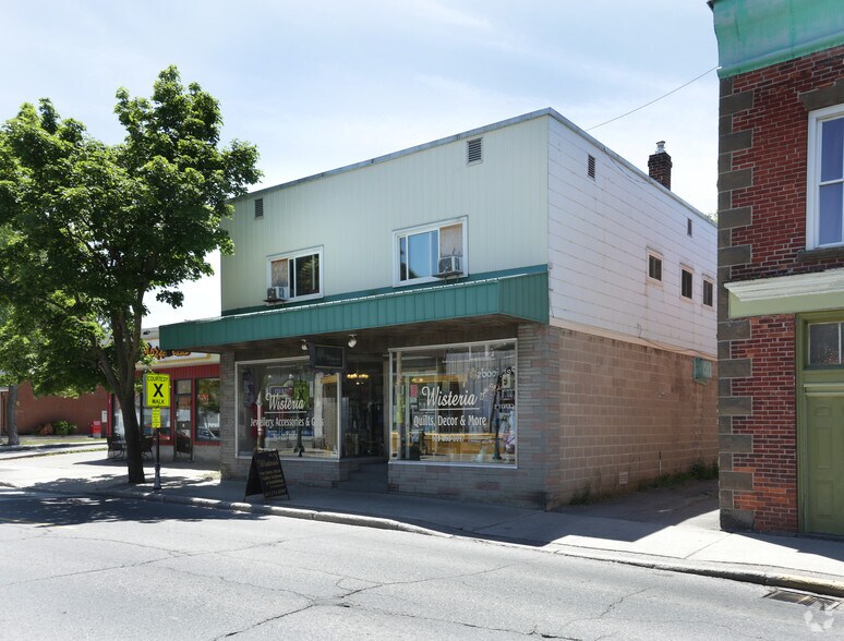 62 Bridge St, Carleton Place, ON for sale - Primary Photo - Image 1 of 1