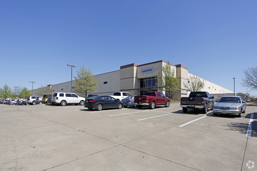 3000 E Pioneer Pky, Arlington, TX à louer - Photo du bâtiment - Image 2 de 2