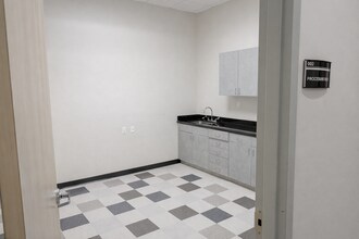 2808 61st St, Galveston, TX for lease Interior Photo- Image 2 of 15