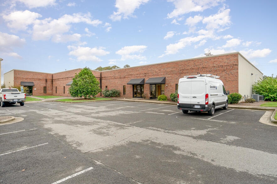 110-128 Armstrong St, Gastonia, NC for sale - Building Photo - Image 1 of 8