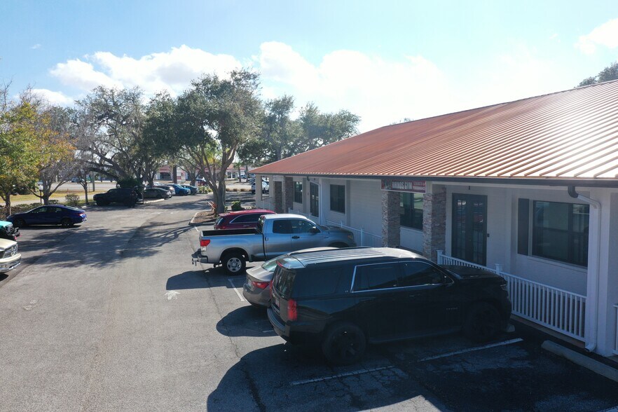 992 Tamiami Trl, Port Charlotte, FL à louer - Photo du bâtiment - Image 2 de 6