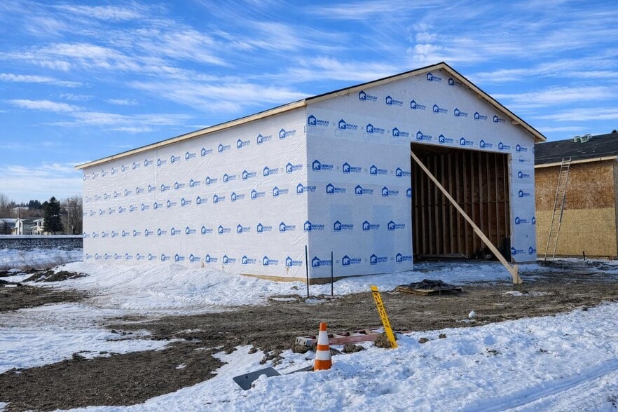 367 Riverwood dr, Burlington, ND for sale - Building Photo - Image 2 of 16