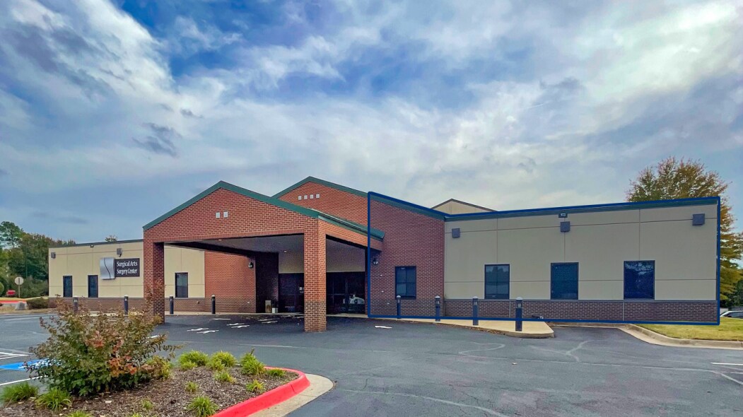 3715-3733 N Business Dr, Fayetteville, AR à louer Photo du bâtiment- Image 1 de 13