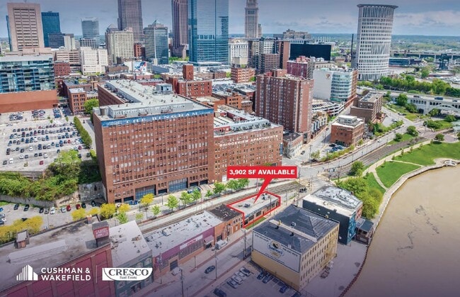Plus de détails pour 1313 Old River Rd, Cleveland, OH - Commerce de détail à louer