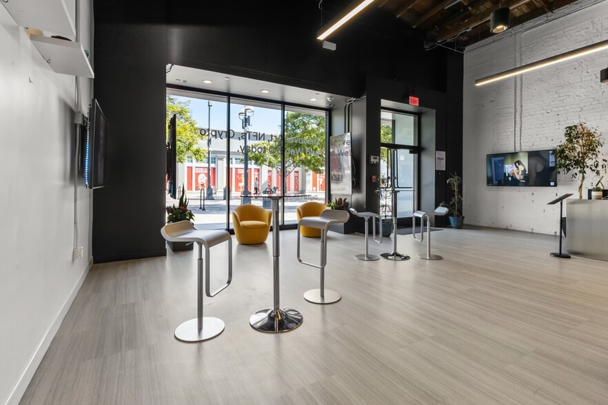 1220 3rd Street Promenade, Santa Monica, CA for lease - Interior Photo - Image 2 of 9