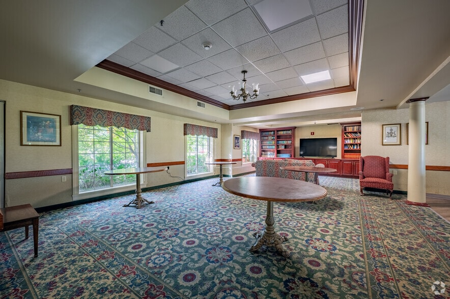 200 Tandem Village Rd, Canonsburg, PA for sale - Interior Photo - Image 3 of 18