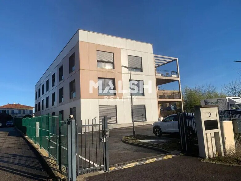 Bureau dans Sainte-Foy-lès-Lyon à louer - Photo du bâtiment - Image 2 de 25