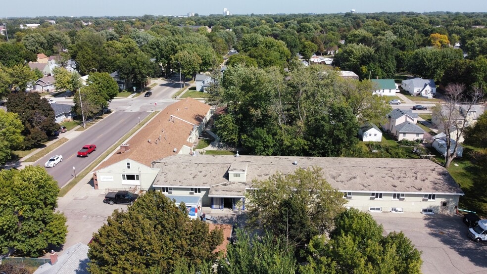 965 McMillan St, Worthington, MN for sale - Building Photo - Image 2 of 9