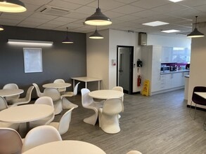 Bow Bridge Clos, Rotherham à louer Photo intérieure- Image 2 de 4