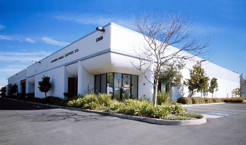 1400 Stellar Dr, Oxnard, CA à louer - Photo du bâtiment - Image 2 de 5