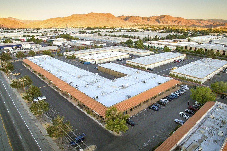 155 Glendale Ave, Sparks, NV à louer - Photo du bâtiment - Image 2 de 13