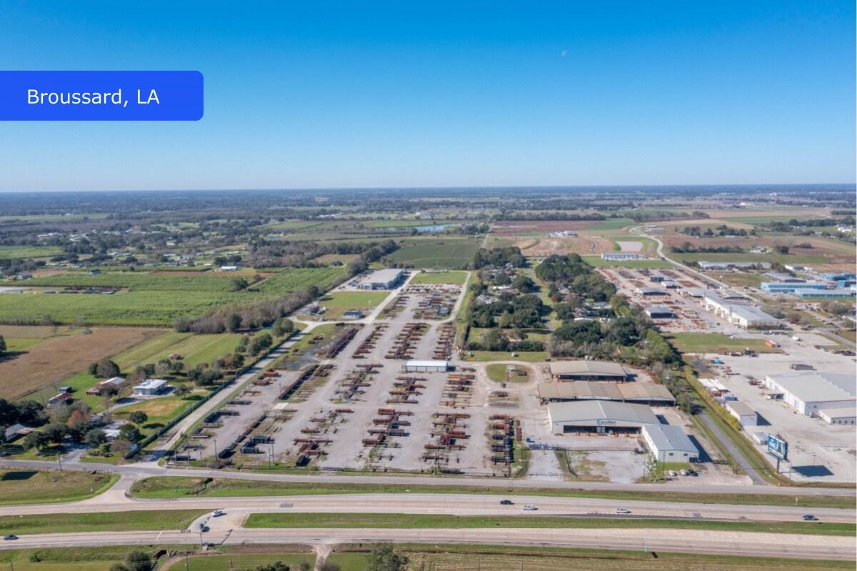 Mission Critical - IOS Ind Portfolio portefeuille de 8 propriétés à vendre sur LoopNet.ca Photo principale- Image 1 de 12