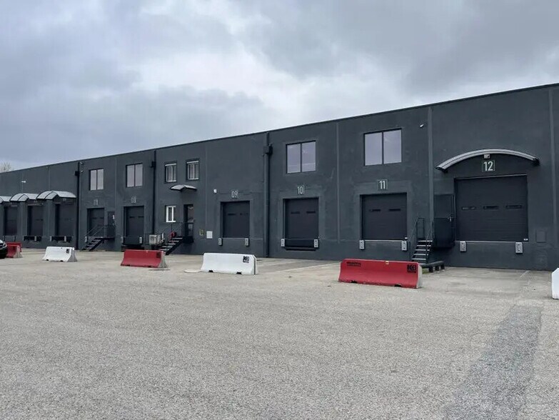 Flex in Corbas for lease - Building Photo - Image 2 of 22