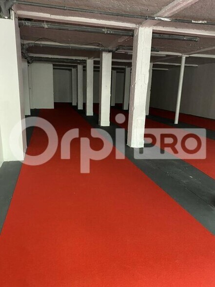 Retail in Le Havre for lease - Interior Photo - Image 3 of 7