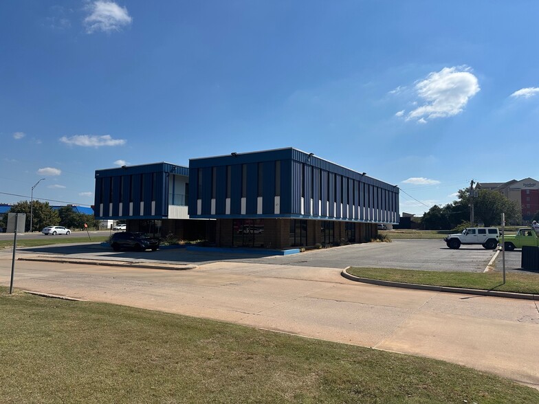 5770 NW Expressway St, Oklahoma City, OK for lease - Building Photo - Image 3 of 10