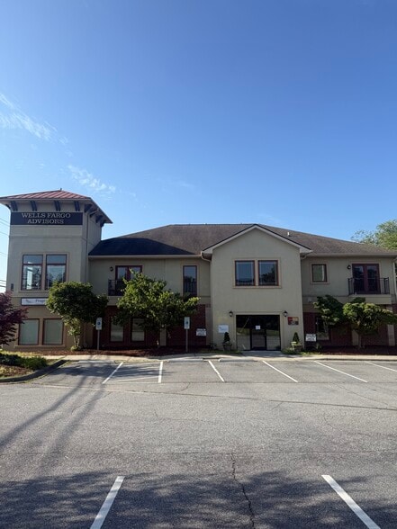 421 S Church St, Hendersonville, NC for sale - Building Photo - Image 1 of 15