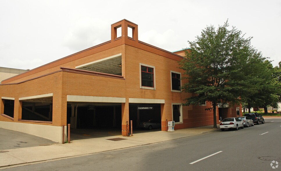 100 Center St, Little Rock, AR à louer - Photo du bâtiment - Image 2 de 17