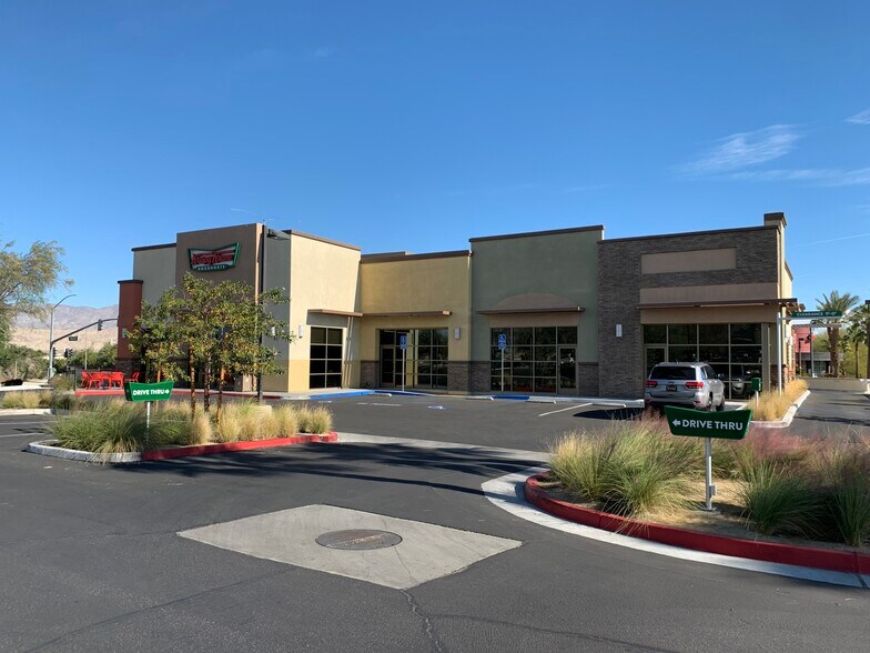 Monterey Dr, Rancho Mirage, CA à louer - Photo du bâtiment - Image 2 de 5