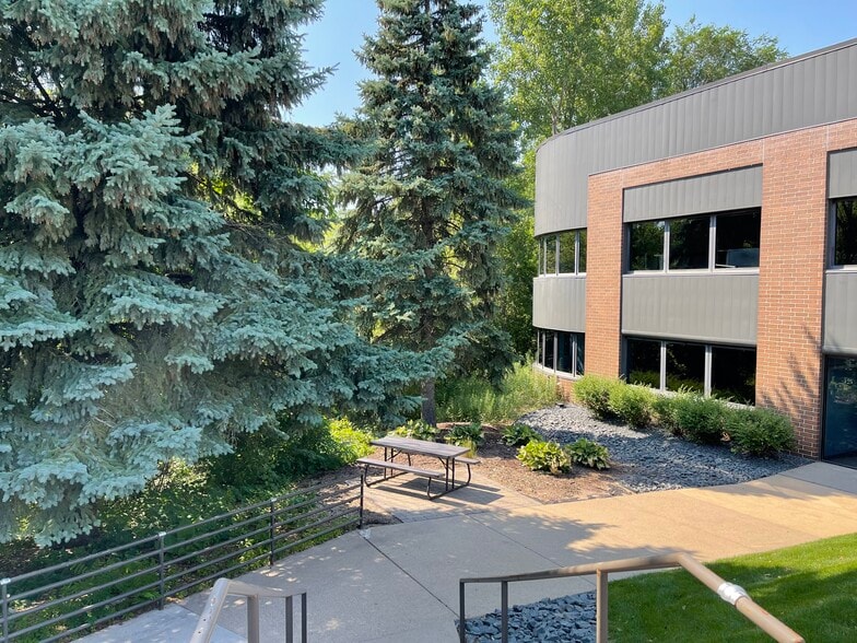 12270-12274 Nicollet Ave, Burnsville, MN à louer - Photo du bâtiment - Image 2 de 8