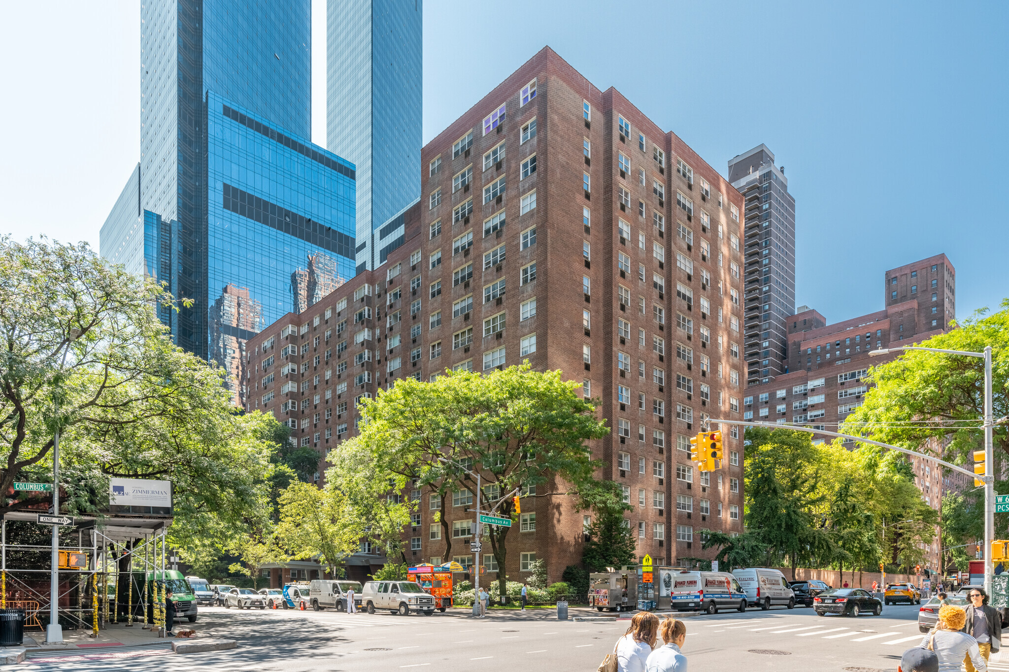 30 W 60th St, New York, NY à louer Photo du bâtiment- Image 1 de 6