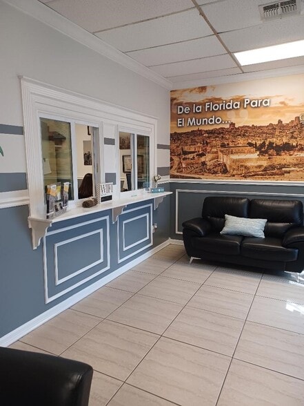 1302-1310 N Main St, Kissimmee, FL for lease - Interior Photo - Image 2 of 12