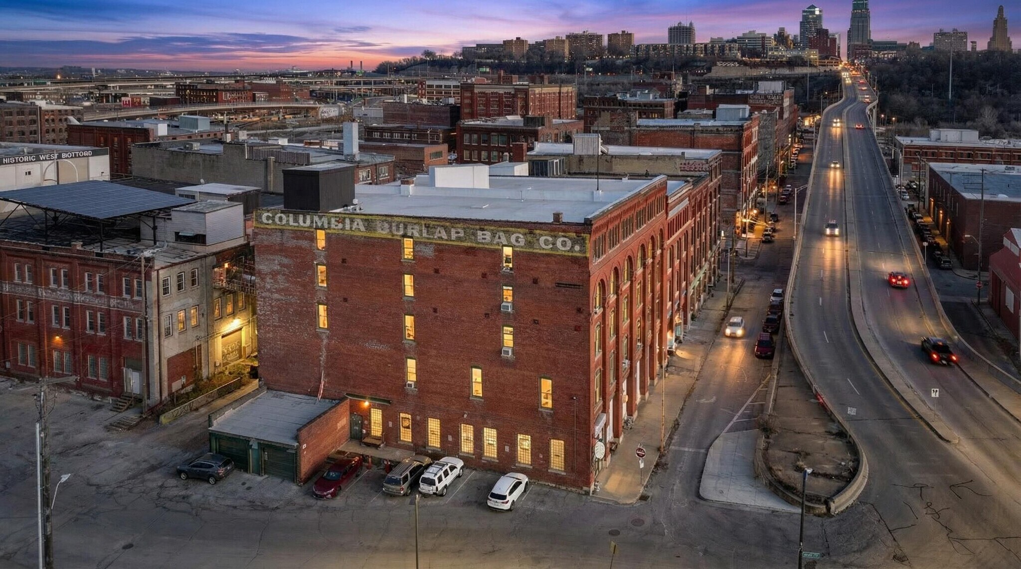 West Bottoms 3 portefeuille de 3 propriétés à vendre sur LoopNet.ca Photo du bâtiment- Image 1 de 44