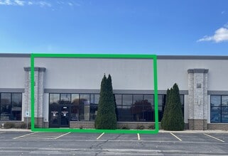 4884 W Lawrence St, Appleton, WI for lease Interior Photo- Image 2 of 3