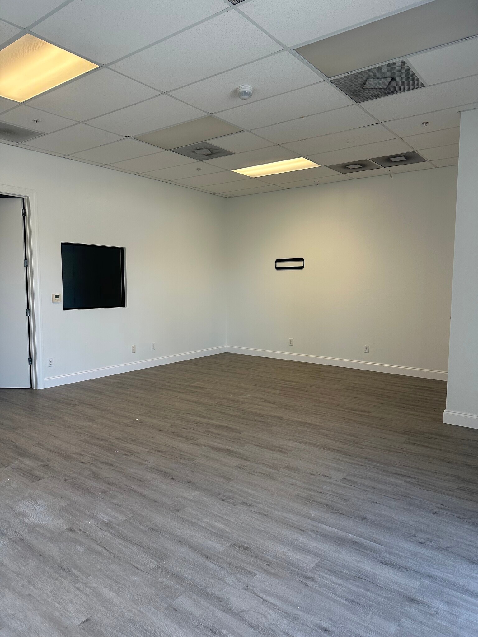 17010 Alico Commerce Ct, Fort Myers, FL à louer Photo intérieure- Image 1 de 23