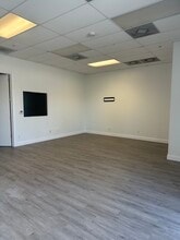 17010 Alico Commerce Ct, Fort Myers, FL à louer Photo intérieure- Image 1 de 23