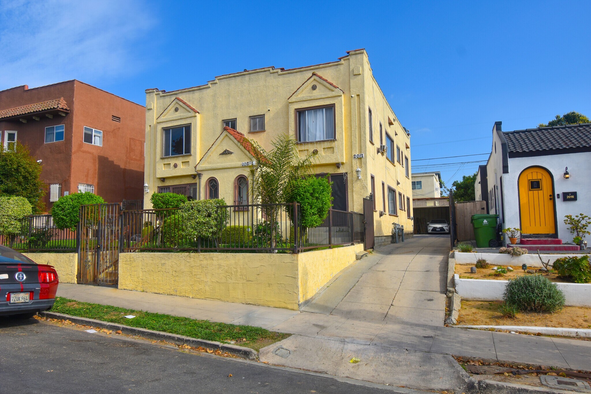 2010 S Harcourt Ave, Los Angeles, CA à vendre Photo principale- Image 1 de 14