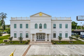 Plus de détails pour 815 W Davis St, Conroe, TX - Bureau à vendre