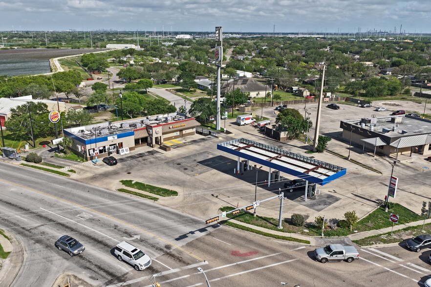 13433 Leopard St, Corpus Christi, TX for sale - Building Photo - Image 1 of 4