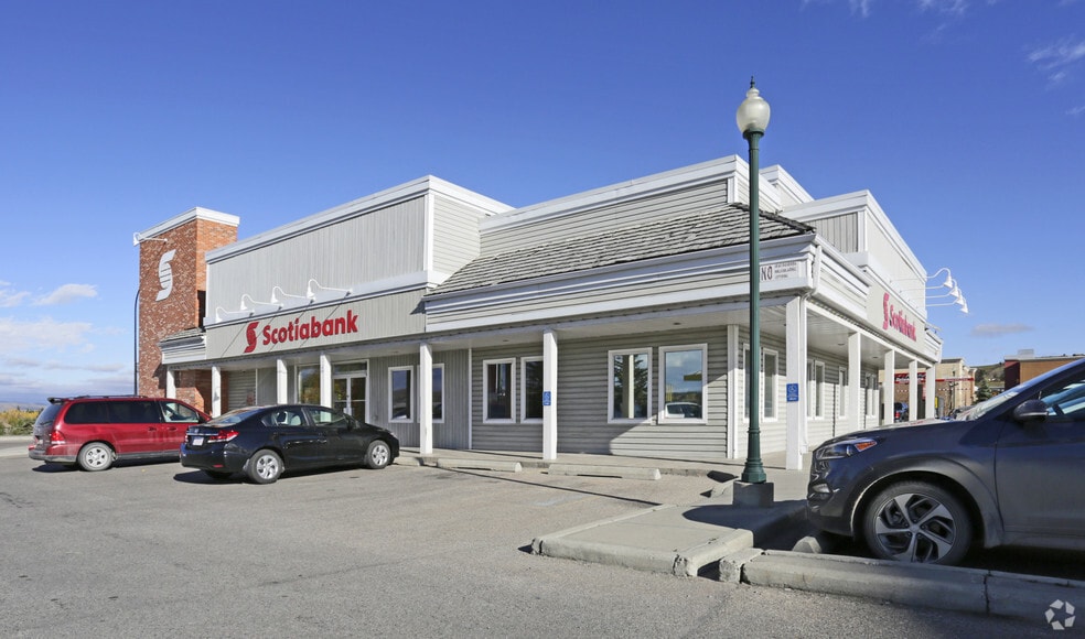 200 5th Ave W, Cochrane, AB for sale - Building Photo - Image 3 of 3
