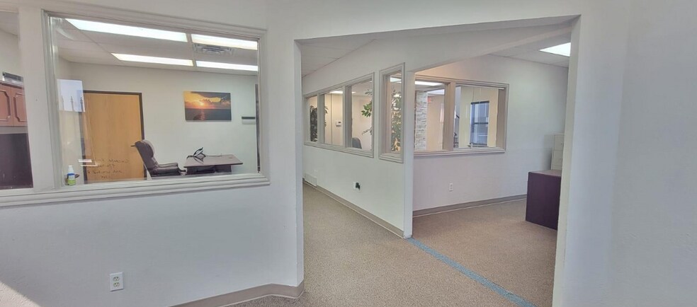 2030 S Las Vegas Trl, White Settlement, TX à vendre - Photo intérieure - Image 2 de 11