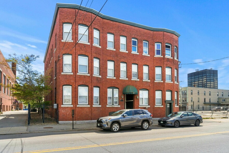 97 Bridge St, Manchester, NH for sale - Building Photo - Image 1 of 17