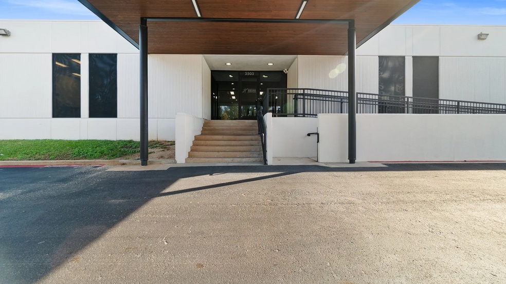 2503 Lake Rd, Huntsville, TX à louer - Photo du bâtiment - Image 3 de 22