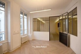Office in Lyon for lease Interior Photo- Image 2 of 7