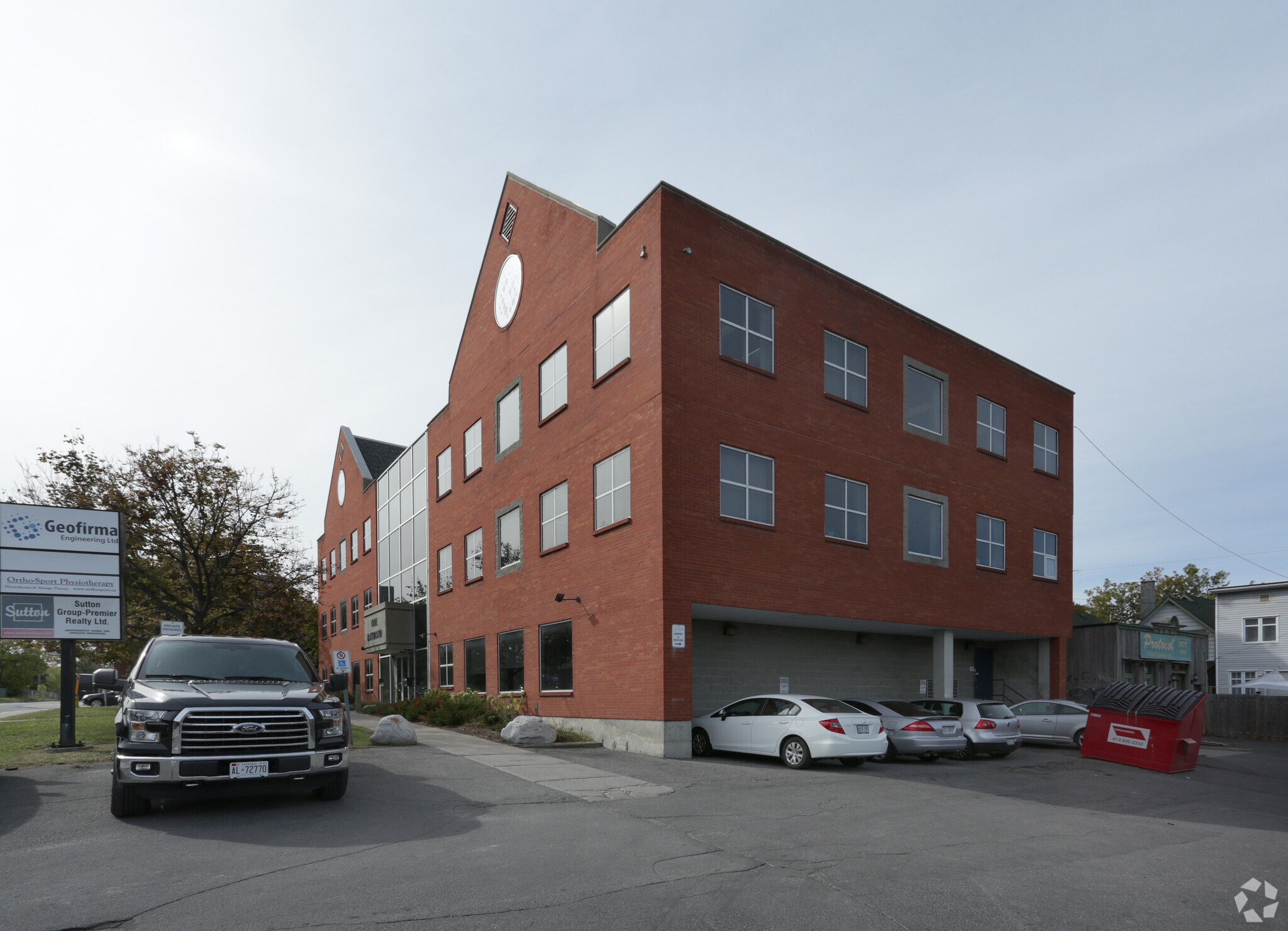 1 Raymond St, Ottawa, ON à vendre Photo principale- Image 1 de 1