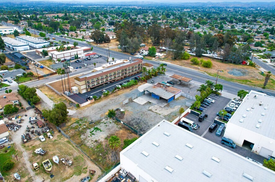 6859 Arlington Ave, Riverside, CA à vendre - Photo du bâtiment - Image 3 de 3