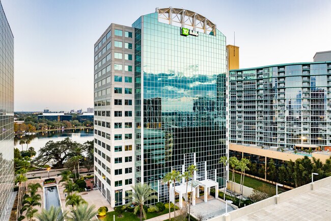 Plus de détails pour 301 E Pine St, Orlando, FL - Commerce de détail à louer