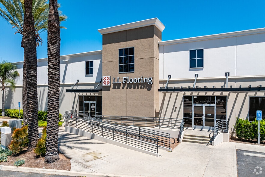 1601 W Mission Blvd, Pomona, CA for lease - Building Photo - Image 2 of 20