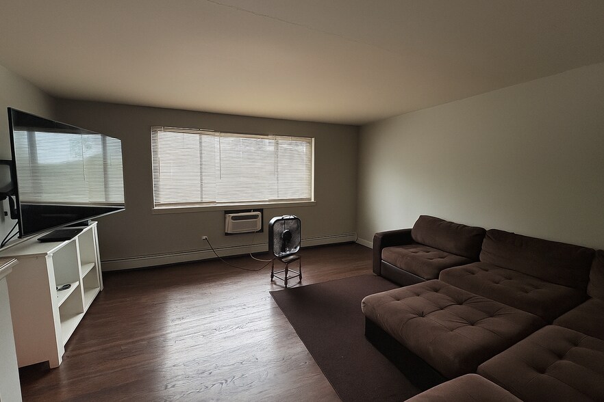 2019 W 111th St, Chicago, IL à vendre - Photo du bâtiment - Image 2 de 7