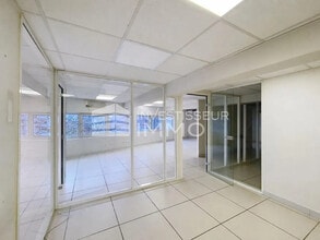 Retail in Ivry-sur-Seine for sale Interior Photo- Image 2 of 4