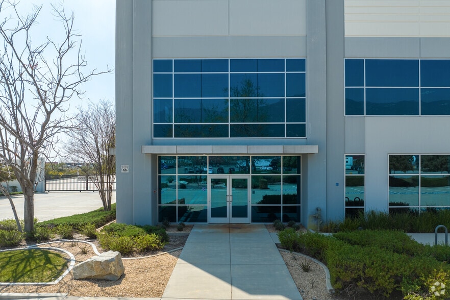 6207 Cajon Blvd, San Bernardino, CA for lease - Building Photo - Image 1 of 6